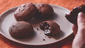 达美乐推出带有粘稠中心的新巧克力橙饼干