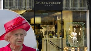 伊丽莎白女王的胸罩钳工“ Rigby＆Peller”失去了皇室头衔
