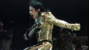 世界各地的广播电台停止玩Michael Jackson的音乐
