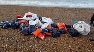 可卡因储藏价，价值8000万英镑在英国的海滩上洗净“loading=