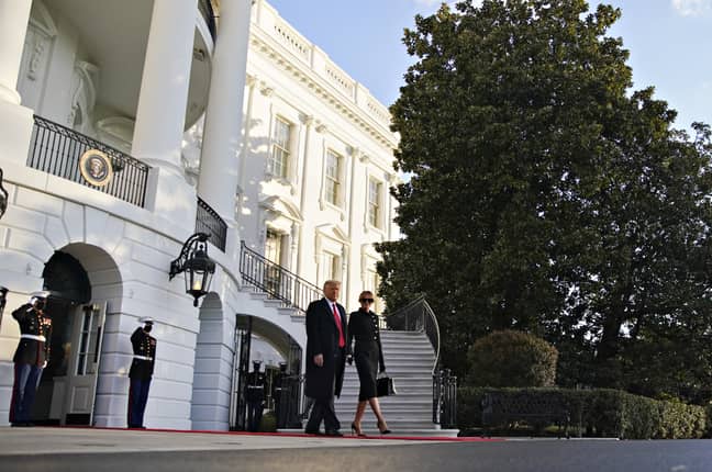 唐纳德（Donald）和梅拉尼亚·特朗普（Melania Trump）今天早些时候离开了白宫。学分：PA“width=