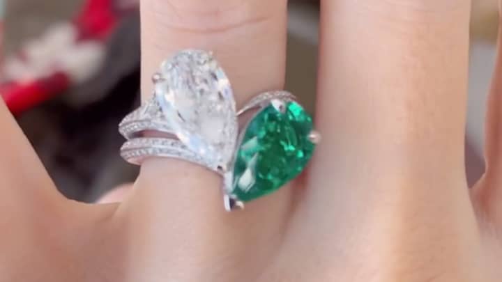 机枪凯利（Kelly Kelly）设计了梅根·福克斯（Megan Fox）的订婚戒指