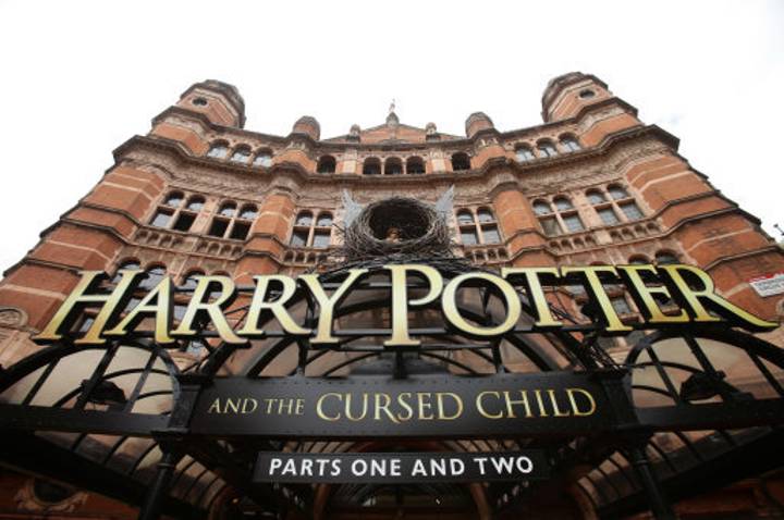 哈利·波特（Harry Potter）的原始演员可能正在返回“被诅咒的孩子”三部曲